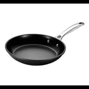 FREE SHIP - Le Creuset Toughened Nonstick Pro Fry Pan (24 cm)